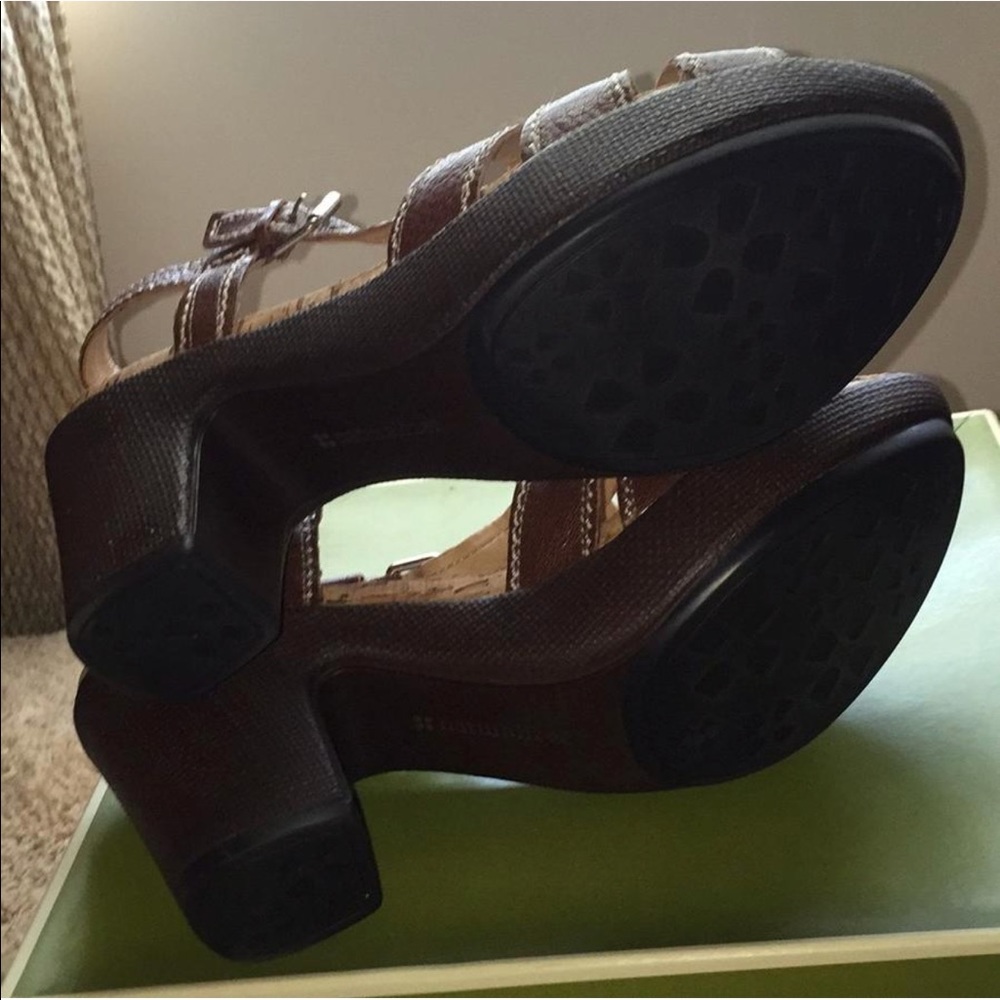 Naturalizer Chunky Heel Brown Sandals - Picture 7 of 8